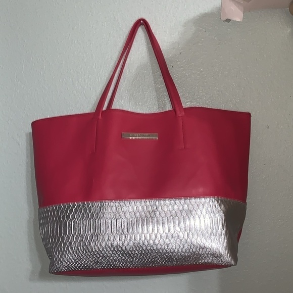 Vince Camuto, large gift tote - Picture 15 of 15